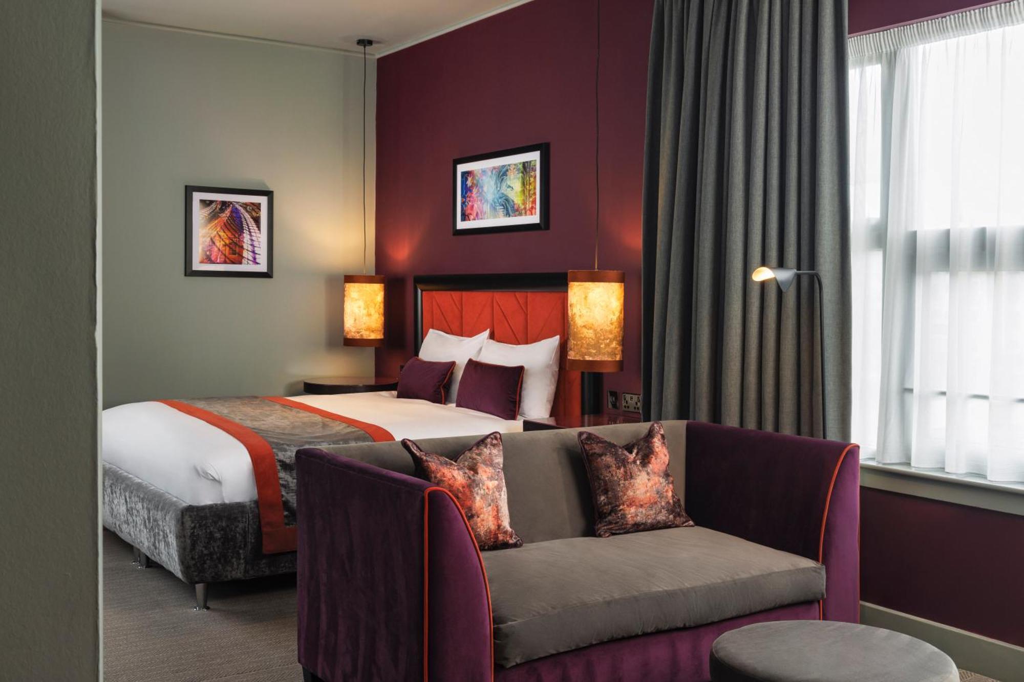 Club Deluxe River View