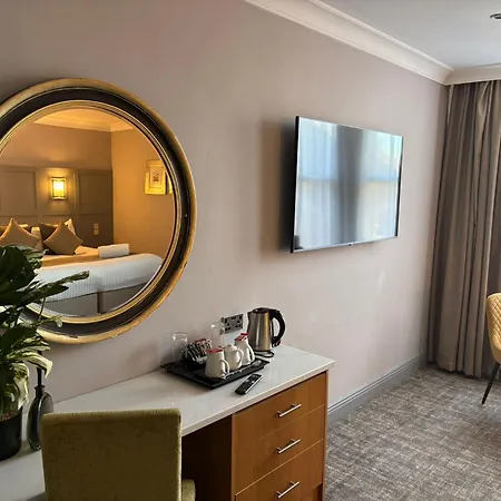 Caledonian Hotel-2